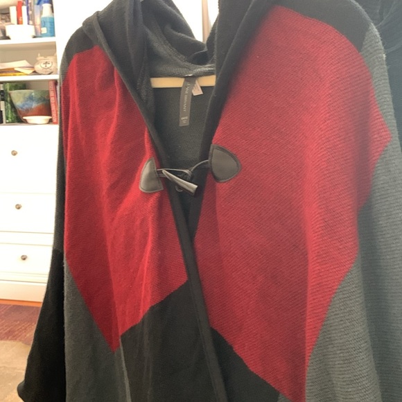 Lane Bryant OSFA soft hooded block color ruana. So cute! Never worn - Picture 5 of 11